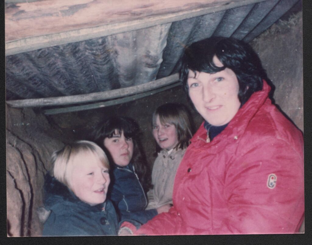 Young Peoples Accounts 1982